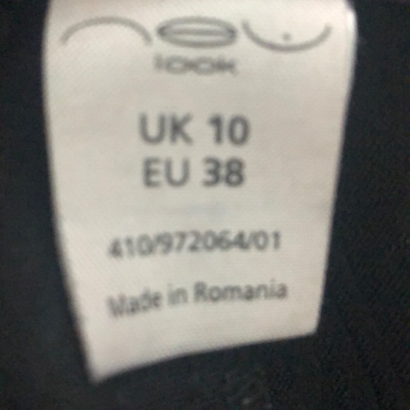 Pinstripe suit - Picture 7 of 7